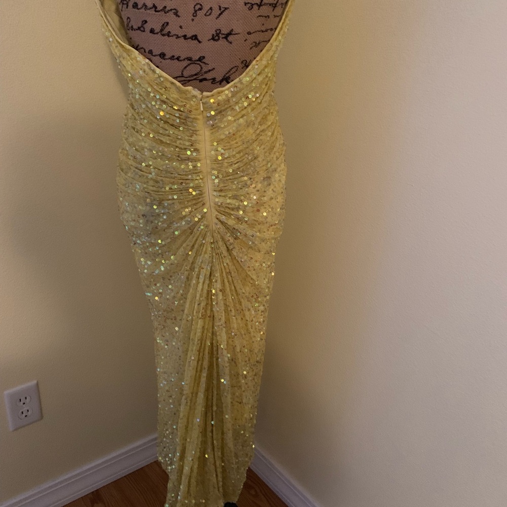 Beautiful special occasion dress - Picture 2 of 8